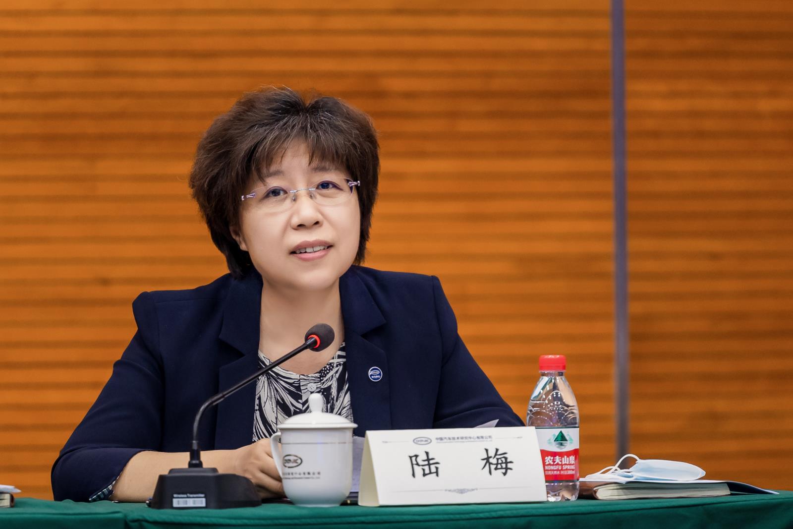 2.陆总.jpg